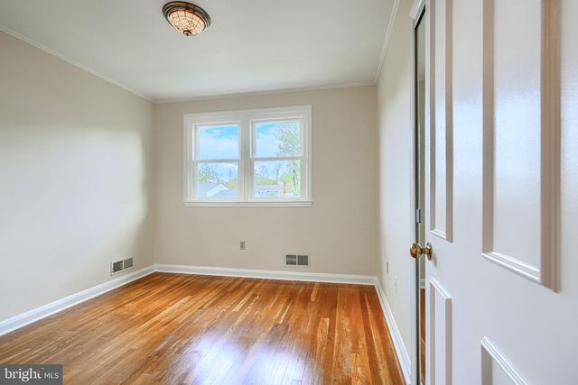 8 FELTON RD, Lutherville Timonium, MD 21093
