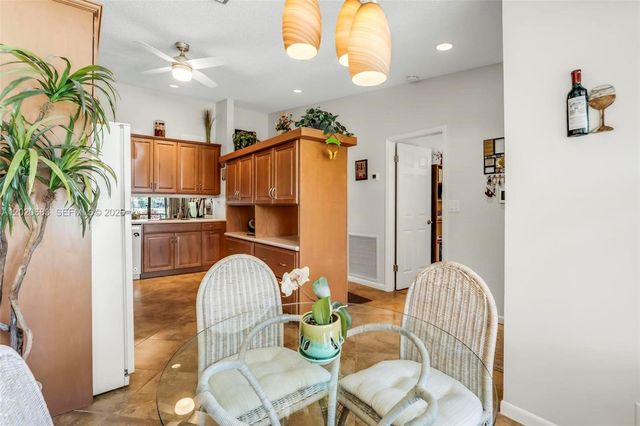 828 NW 79th Ter, Plantation, FL 33324