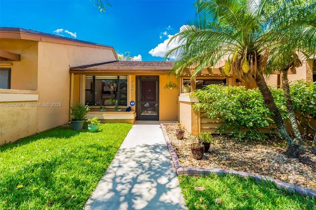 828 NW 79th Ter, Plantation, FL 33324