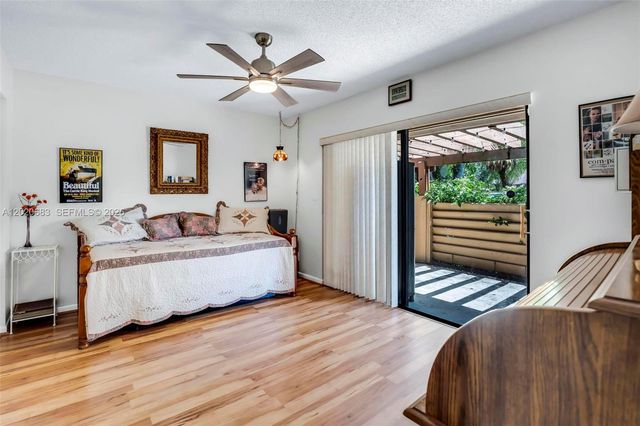 828 NW 79th Ter, Plantation, FL 33324