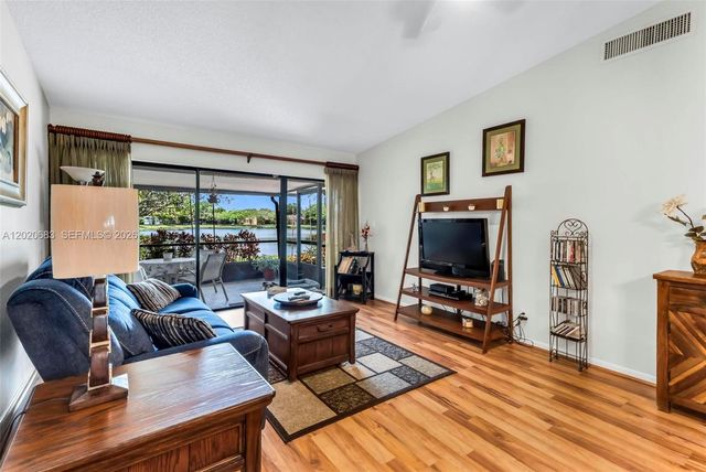 828 NW 79th Ter, Plantation, FL 33324