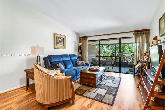 828 NW 79th Ter, Plantation, FL 33324
