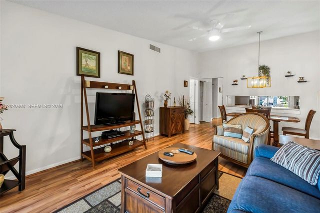 828 NW 79th Ter, Plantation, FL 33324