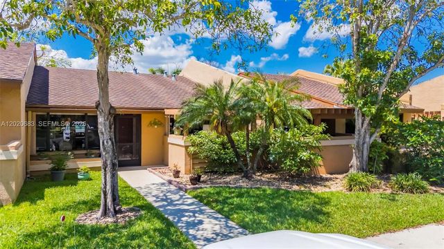 828 NW 79th Ter, Plantation, FL 33324