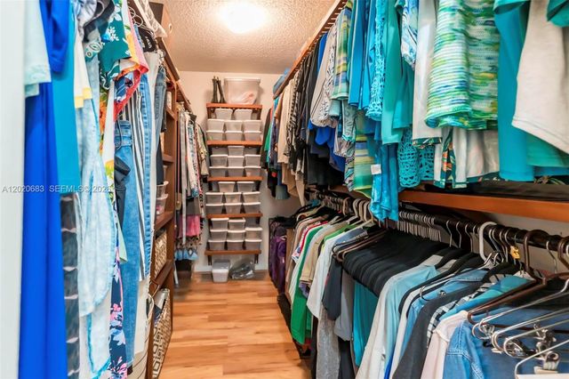 828 NW 79th Ter, Plantation, FL 33324