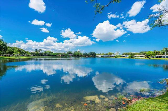 828 NW 79th Ter, Plantation, FL 33324