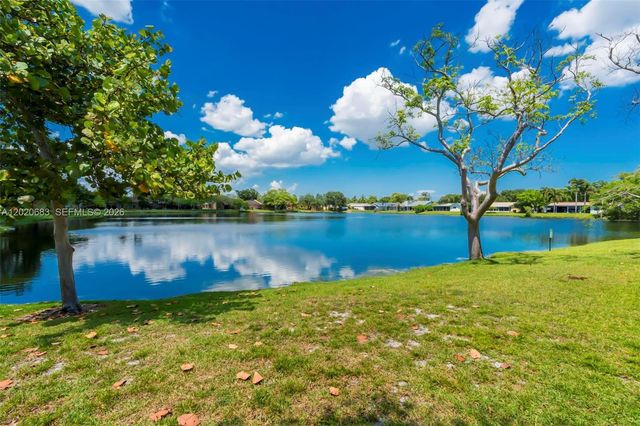 828 NW 79th Ter, Plantation, FL 33324