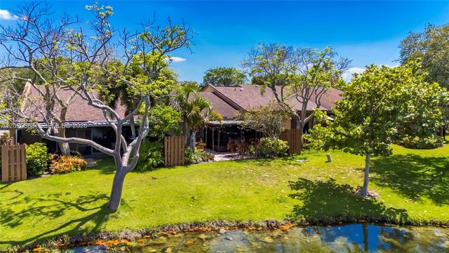 828 NW 79th Ter, Plantation, FL 33324
