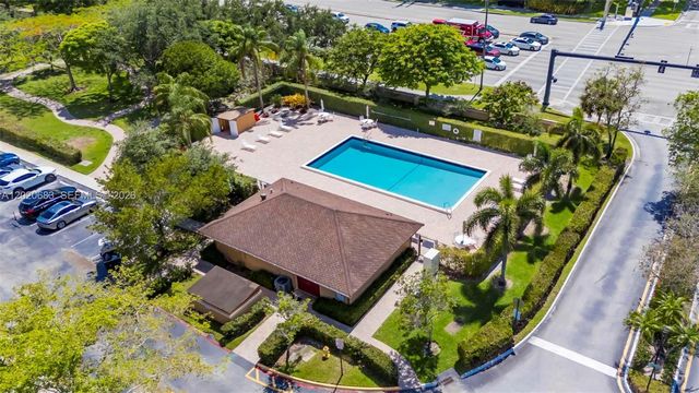 828 NW 79th Ter, Plantation, FL 33324