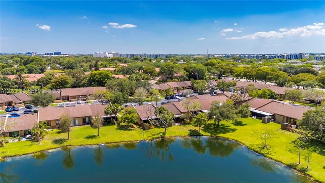828 NW 79th Ter, Plantation, FL 33324
