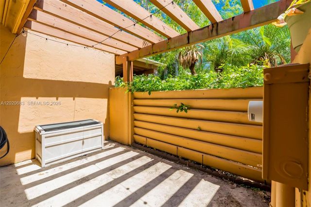 828 NW 79th Ter, Plantation, FL 33324