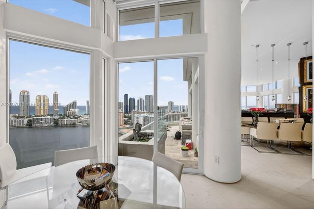 2600 Island Boulevard PH1, Aventura, FL 33160