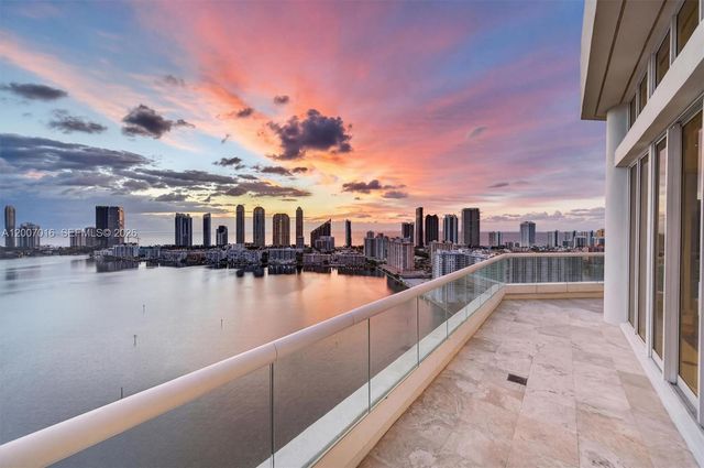 2600 Island Boulevard PH1, Aventura, FL 33160