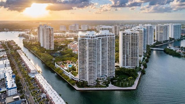 2600 Island Boulevard PH1, Aventura, FL 33160
