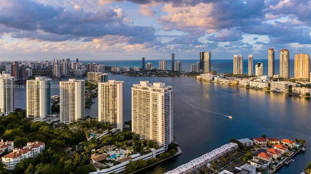 2600 Island Boulevard PH1, Aventura, FL 33160