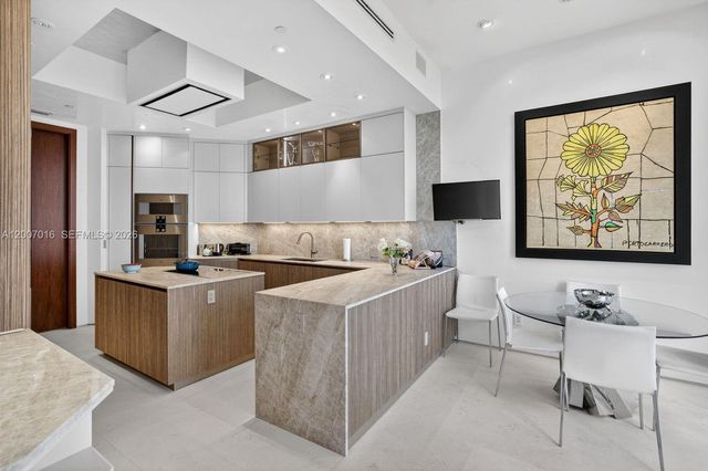 2600 Island Boulevard PH1, Aventura, FL 33160