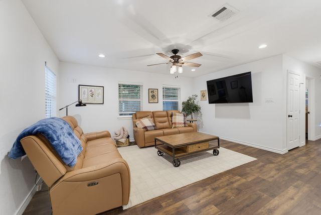 5717 Fursman Avenue, Fort Worth, TX 76114