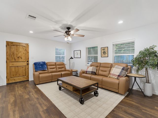 5717 Fursman Avenue, Fort Worth, TX 76114