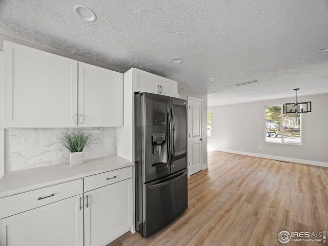 829 Independence Dr, Longmont, CO 80504