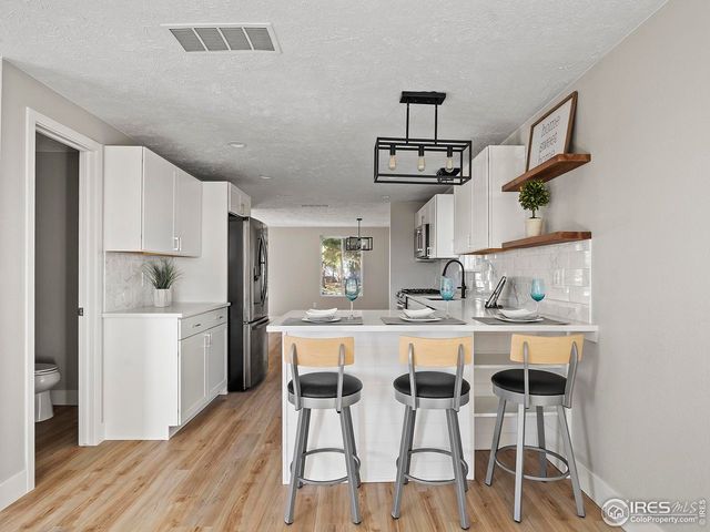 829 Independence Dr, Longmont, CO 80504