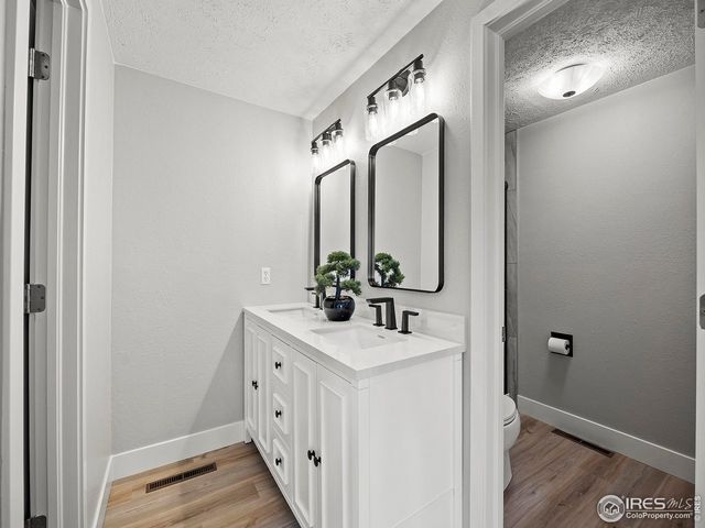 829 Independence Dr, Longmont, CO 80504