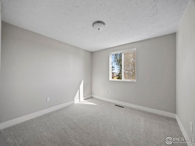 829 Independence Dr, Longmont, CO 80504