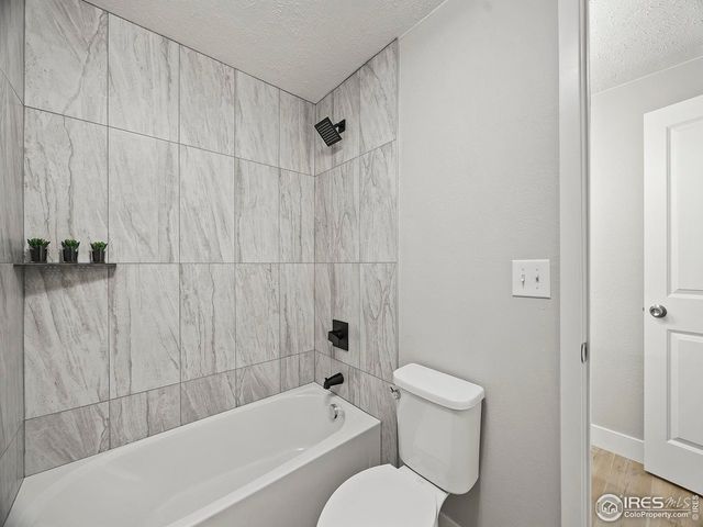 829 Independence Dr, Longmont, CO 80504