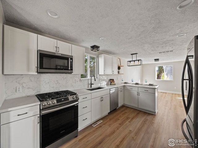 829 Independence Dr, Longmont, CO 80504