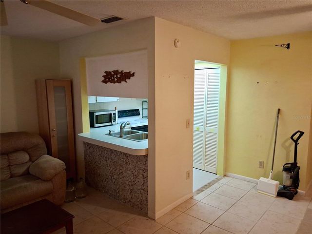 1250 S PINELLAS AVENUE 511, Tarpon Springs, FL 34689