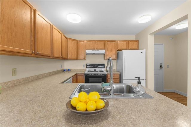409 Farrell St Apt 203, South Burlington, VT 05403