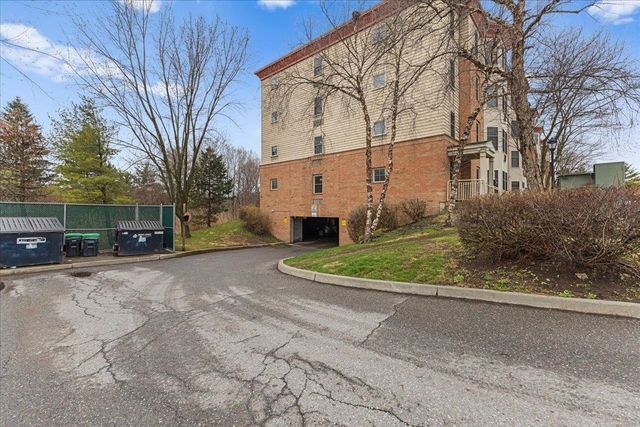 409 Farrell St Apt 203, South Burlington, VT 05403
