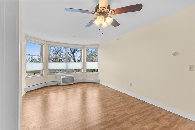 409 Farrell St Apt 203, South Burlington, VT 05403