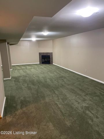 5902 Briscoe Ln, Louisville, KY 40228