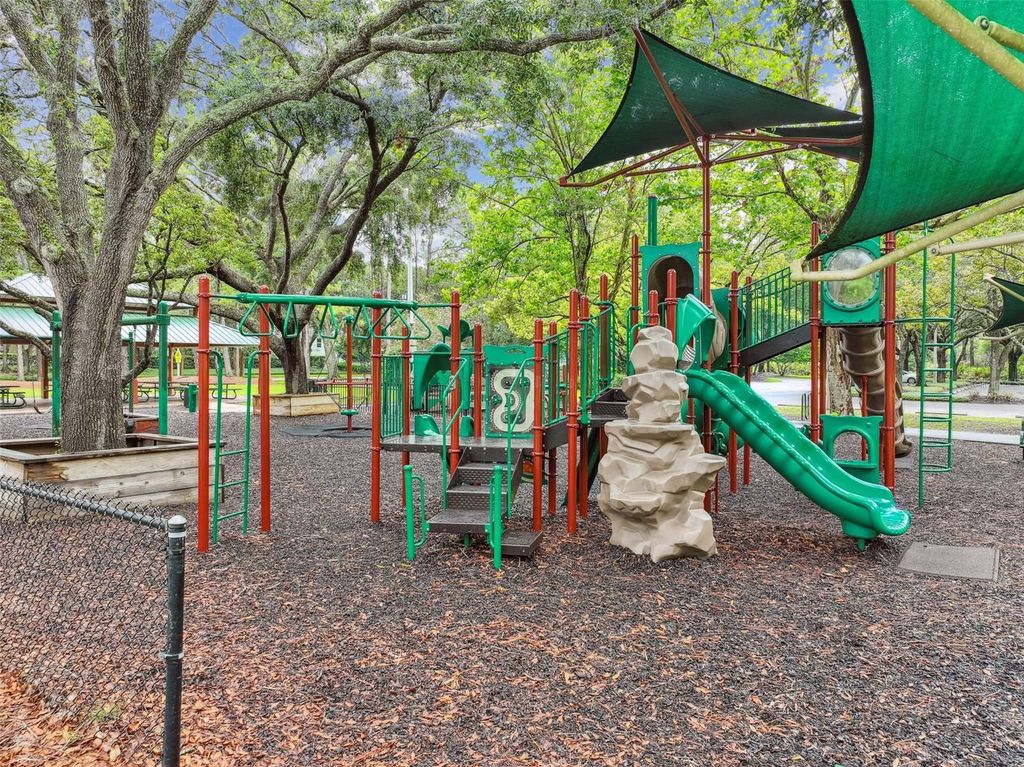 Image 77 of property listing at 17714 GREY EAGLE ROAD, Tampa, FL 33647