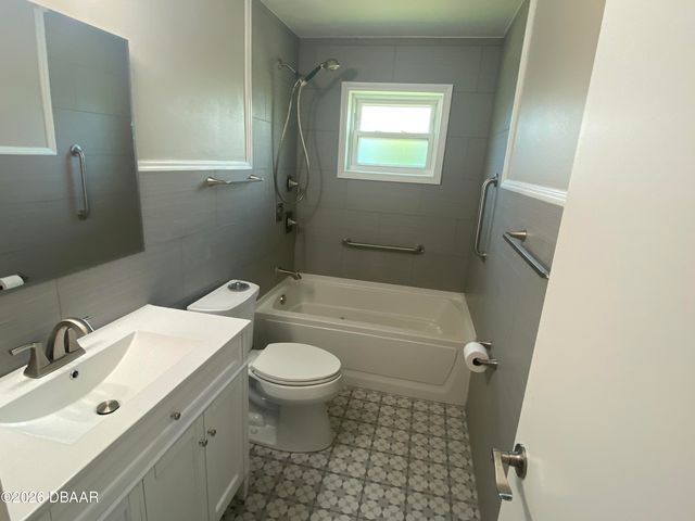 1623 Ridge Avenue, Holly Hill, FL 32117