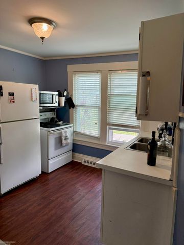 22203 Masonic Boulevard, Saint Clair Shores, MI 48082