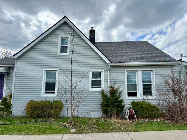 22203 Masonic Boulevard, Saint Clair Shores, MI 48082