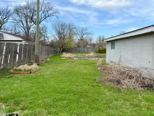 22203 Masonic Boulevard, Saint Clair Shores, MI 48082