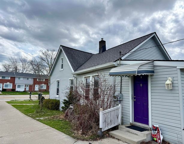 22203 Masonic Boulevard, Saint Clair Shores, MI 48082