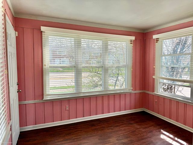 22203 Masonic Boulevard, Saint Clair Shores, MI 48082