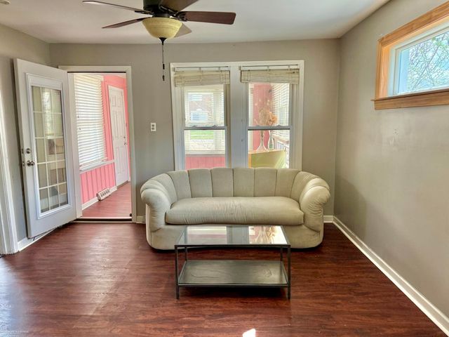 22203 Masonic Boulevard, Saint Clair Shores, MI 48082