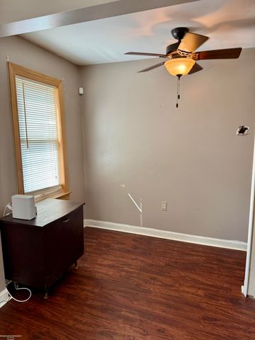 22203 Masonic Boulevard, Saint Clair Shores, MI 48082