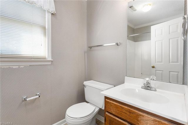 127 Edgedale Court, Kernersville, NC 27284