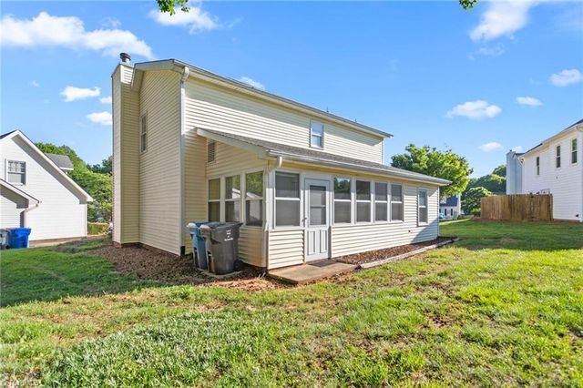 127 Edgedale Court, Kernersville, NC 27284