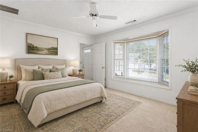 127 Edgedale Court, Kernersville, NC 27284