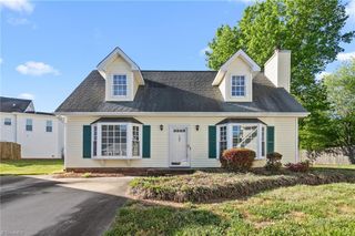 127 Edgedale Court, Kernersville, NC 27284