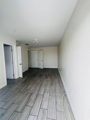 7910 Abbott Avenue 2, Miami Beach, FL 33141