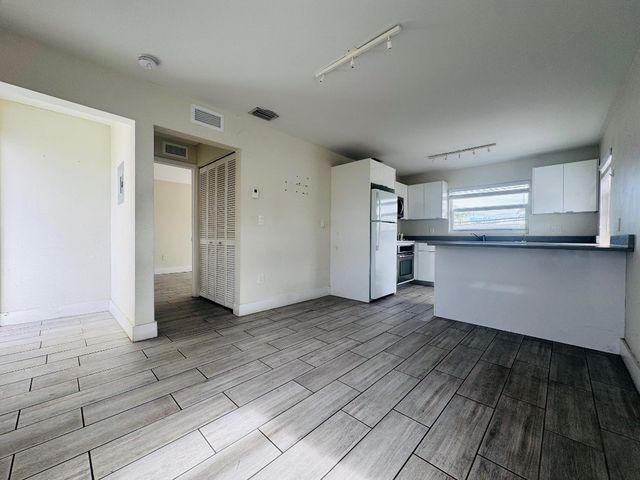 7910 Abbott Avenue 2, Miami Beach, FL 33141