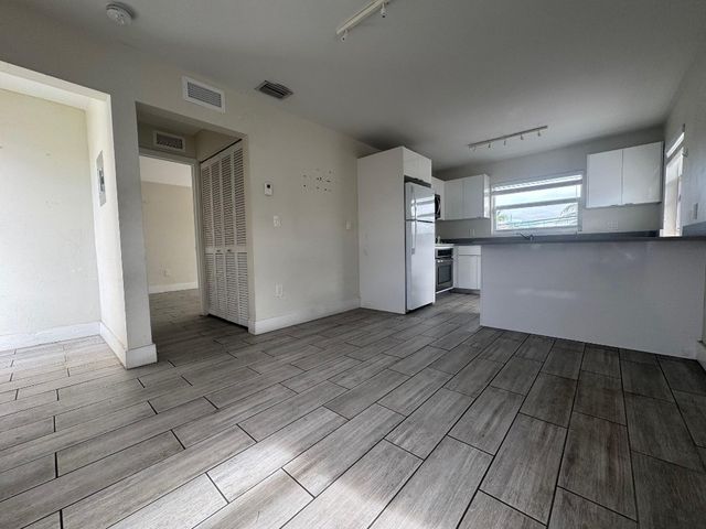 7910 Abbott Avenue 2, Miami Beach, FL 33141