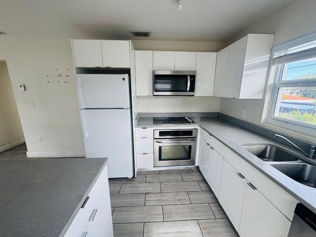 7910 Abbott Avenue 2, Miami Beach, FL 33141